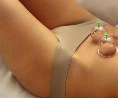 Czy można schudnąć stosując bańki do masażu brzucha? Antycellulitowy masaż brzucha z bańką